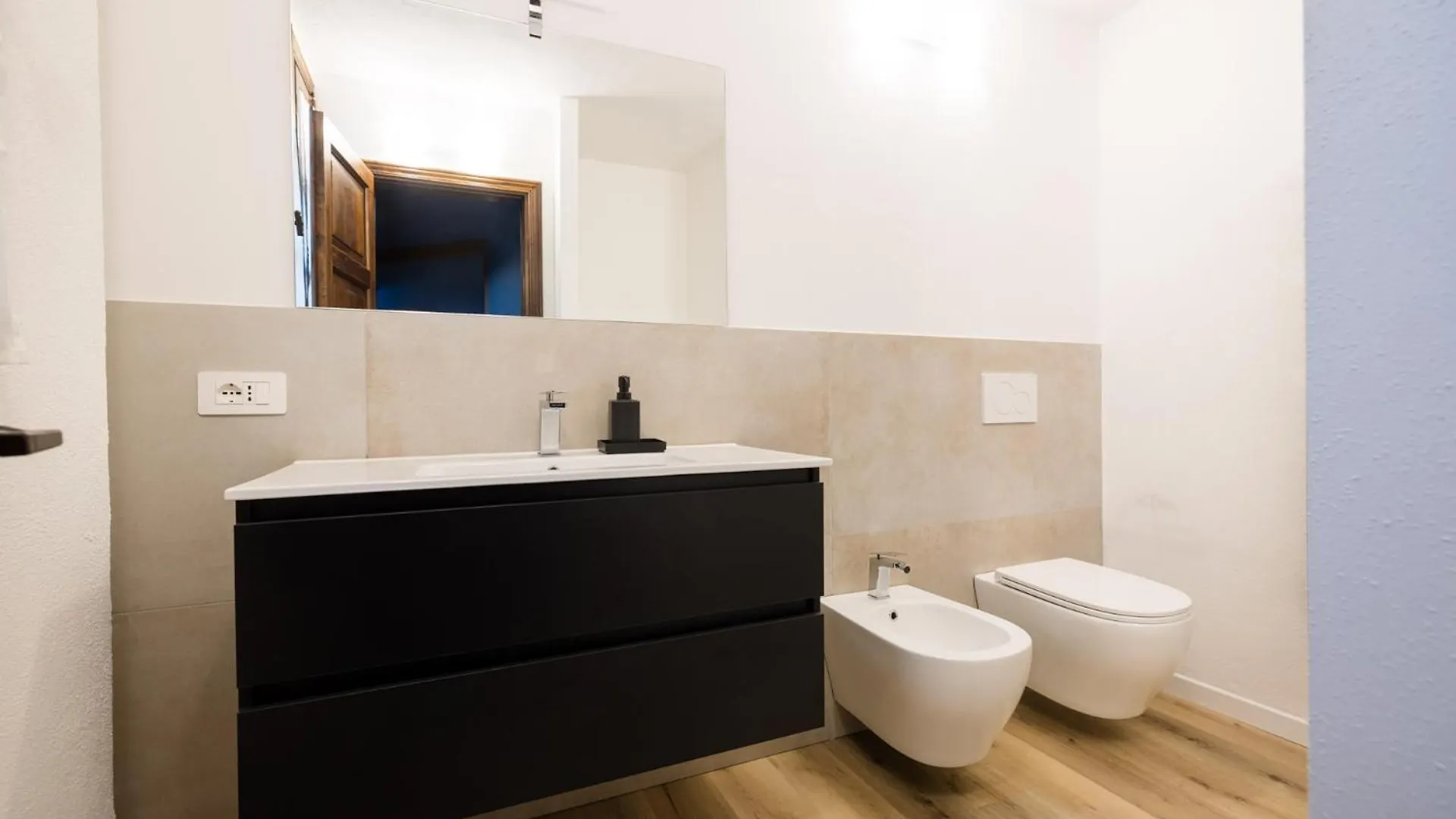 Appartamento Sui Tetti Di Ovile Siena Apartment