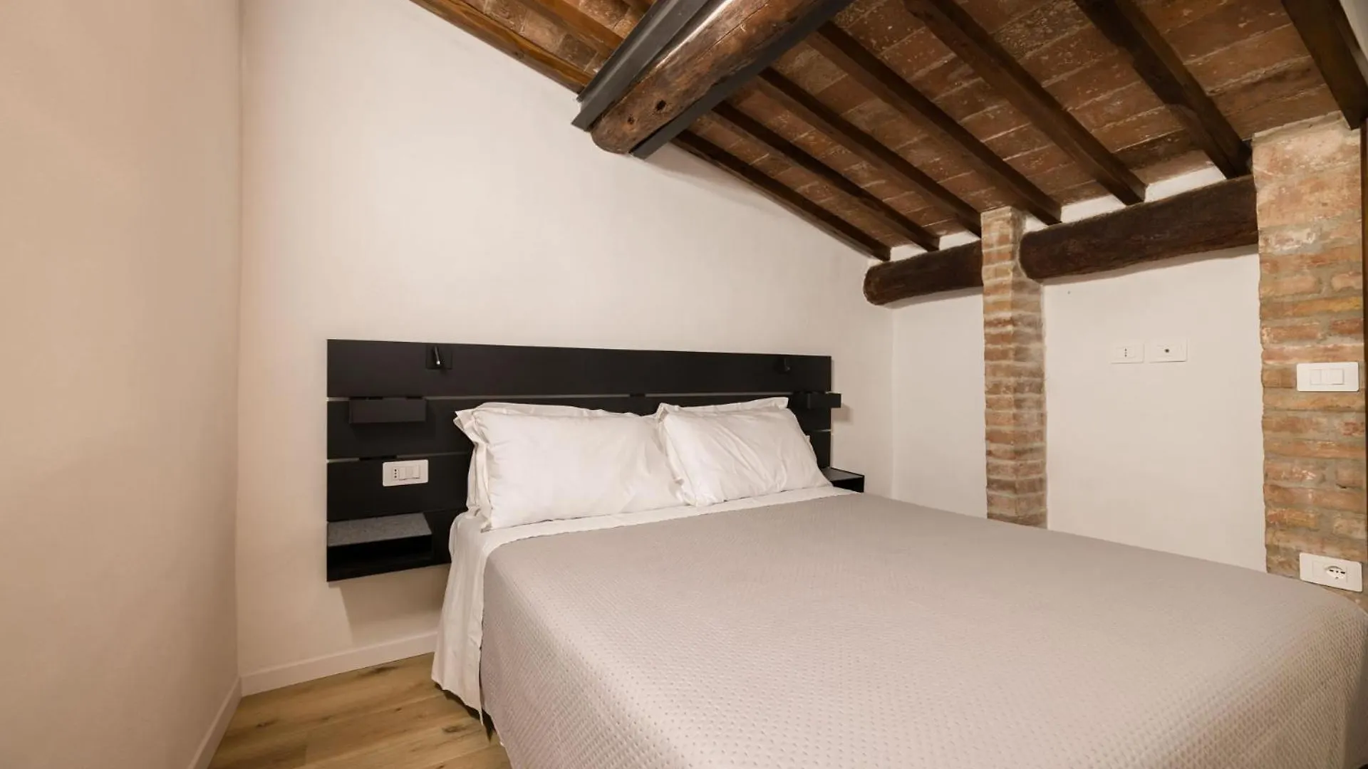 Appartamento Sui Tetti Di Ovile Siena Apartment